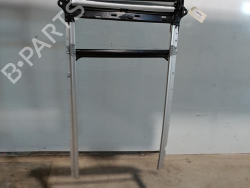 Interiør tag Interiør tag PEUGEOT 2008 I (CU_) 1.2 THP 130 / PureTech 130 (130 hp) 29354187 29354187