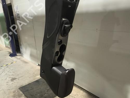 Armrest / Center console FIAT 500X (334_) 1.6 D Multijet (334AXA1B, 334AXA11) | BP36014694I20 - Image 5