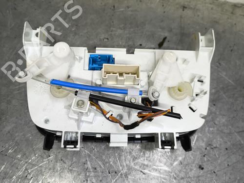 climate-control-fiat-punto-199_-2012-34282768 main image