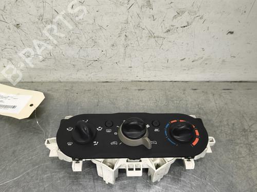 Used Climate control RENAULT TWINGO II (CN0_) 1.2 (CN0D) (58 hp) 32996372