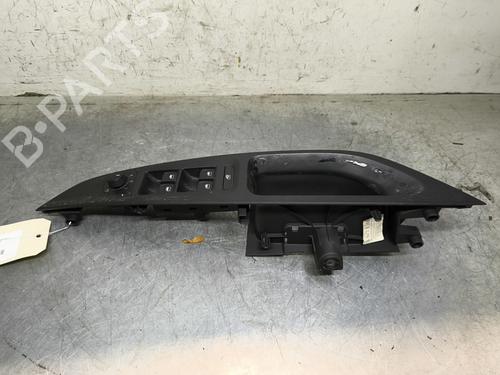 left-front-window-switch-seat-leon-5f1-2012-2013-2014-2015-2016-2017-2018-2019-2020-2021-33051706 main image