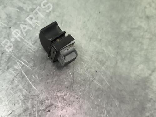 Pulsantiera anteriore destra AUDI A4 B7 Avant (8ED) 2.0 TDI (170 hp) 31816087