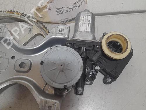 Used Front left window mechanism TOYOTA YARIS (_P9_) 1.4 D-4D (NLP90_, NLP90R) (90 hp) 21710462