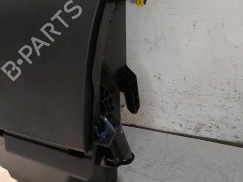 glove-box-renault-megane-iv-hatchback-b9amn_-2015-27213595 main image