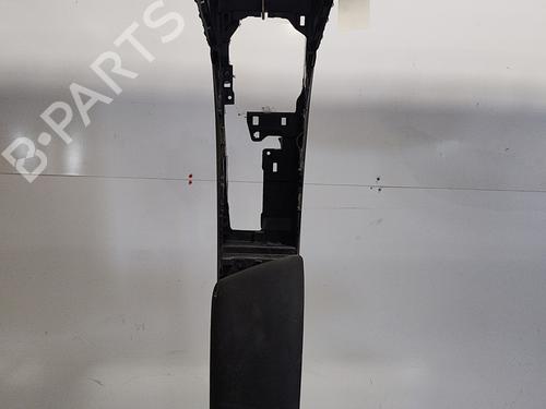 Used Armrest / Center console Armrest / Center console RENAULT MEGANE IV Hatchback (B9A/M/N_) 1.5 dCi 110 (B9A3) (110 hp) 27213811 27213811