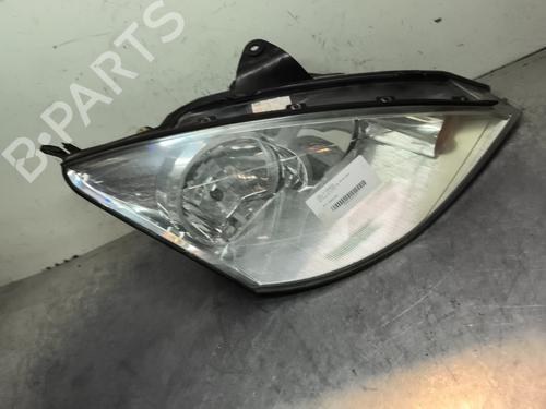 Used Right headlight FORD FOCUS I (DAW, DBW) 1.6 16V (100 hp) 32995802