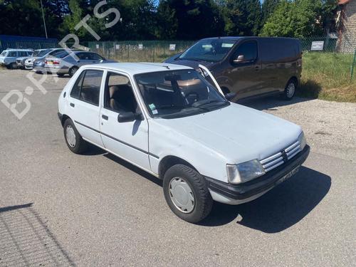Grille PEUGEOT 205 II (20A/C) 1.7 Diesel | BP21710048C40