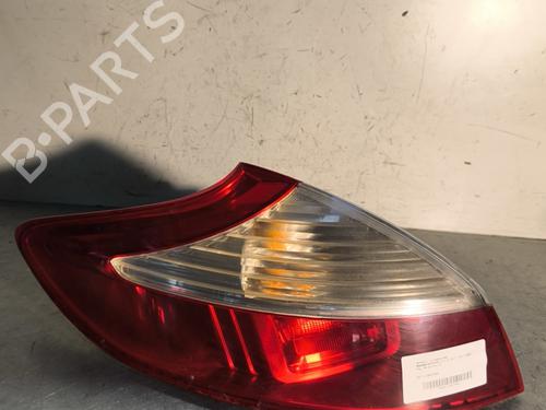 Farolim esquerdo RENAULT MEGANE III Hatchback (BZ0/1_, B3_) 1.5 dCi (BZ09, BZ0D, BZ1W, BZ29, BZ14) (110 hp) 31257622