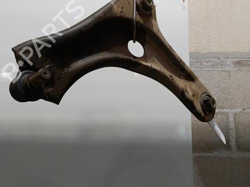 Venstre fortil bærearm PEUGEOT 2008 I (CU_) 1.6 BlueHDi 100 (100 hp) 22893449