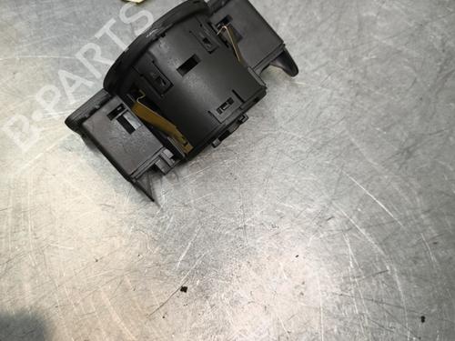 Used Headlight switch Headlight switch MERCEDES-BENZ B-CLASS Sports Tourer (W246, W242) B 180 CDI / d (246.212) (109 hp) 32997148 32997148