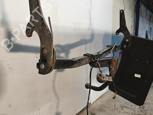 tow-ballmechanism-renault-megane-iv-hatchback-b9amn_-2015-40434927 main image