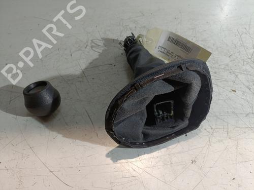 Used Shift knob Shift knob TOYOTA YARIS (_P9_) 1.4 D-4D (NLP90_, NLP90R) (90 hp) 21709891 21709891