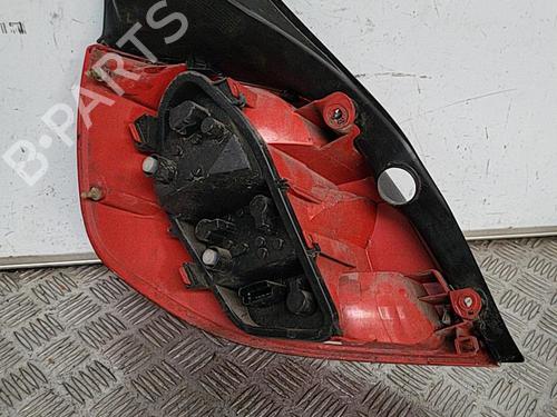Used Right taillight RENAULT CLIO III (BR0/1, CR0/1) 1.5 dCi (C/BR0G, C/BR1G) (68 hp) 21697595