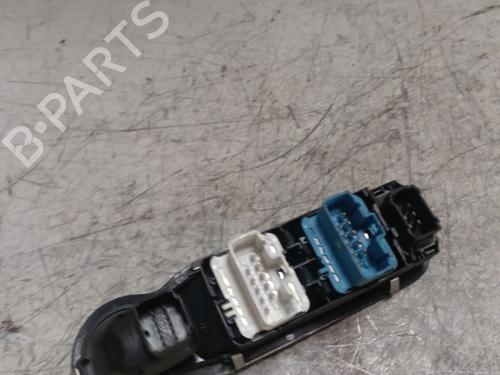 Used Left front window switch Left front window switch RENAULT MODUS / GRAND MODUS (F/JP0_) 1.2 (103 hp) 22034784 22034784