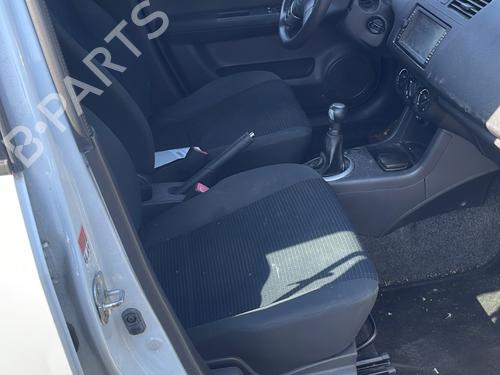 Brugte SUZUKI SWIFT III (MZ, EZ) 1.3 DDiS (RS413D) (75 hp) 4292015