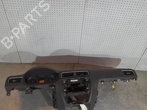 Used Dashboard Dashboard VW JETTA IV (162, 163, AV3, AV2) 1.6 TDI (105 hp) 21706323 21706323