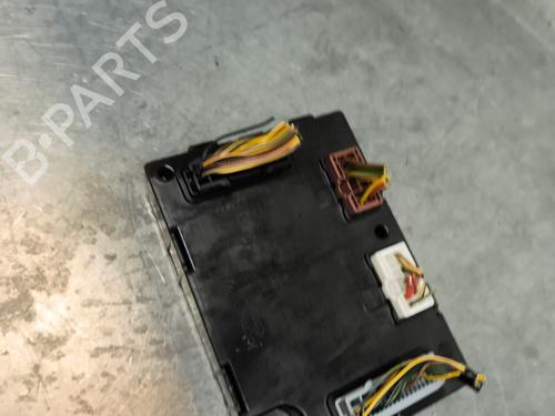 fuse-box-renault-captur-i-j5_-h5_-2013-32994938 main image