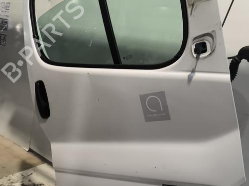 right-front-door-renault-trafic-ii-bus-jl-2001-28304457 main image
