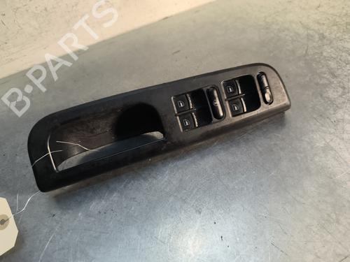 Mando elevalunas delantero izquierdo VW GOLF IV (1J1) 1.9 TDI (90 hp) 29733179