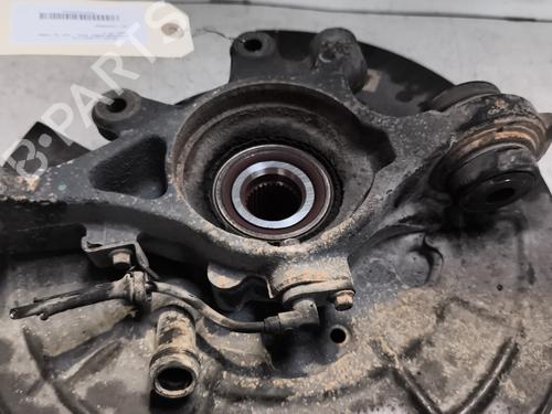 Used Right rear steering knuckle LAND ROVER DISCOVERY III (L319) 2.7 TD 4x4 (190 hp) 25336895