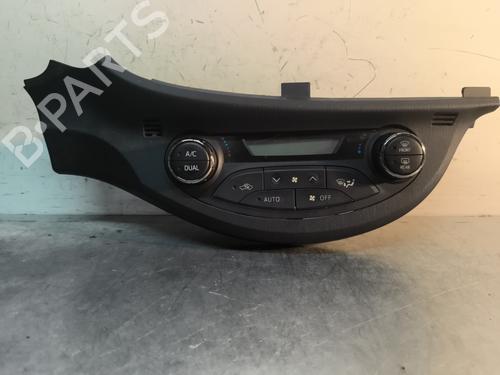 Used Climate control TOYOTA YARIS (_P13_) 1.3 (NSP130_, NSP130) (99 hp) 32995188