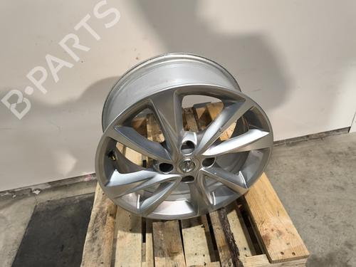 Używane Felga OPEL CORSA F (P2JO) 1.2 (68) (75 hp) 29996947