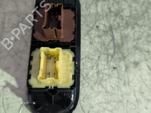 left-front-window-switch-dacia-duster-hs_-2010-2011-2012-2013-2014-2015-2016-2017-2018-25624675 main image