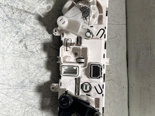 Used Climate control Climate control RENAULT CAPTUR I (J5_, H5_) 1.5 dCi 90 (J5N4, J5M5, J5MW, J5M6, J5AL, J5AJ) (90 hp) 25624640 25624640