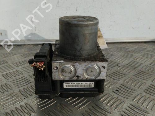 Used ABS pump RENAULT SCÉNIC II (JM0/1_) 1.5 dCi (JM1E, JM16) (106 hp) 21720457