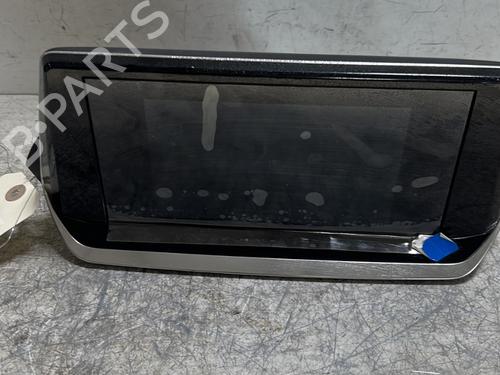 Used Display monitor PEUGEOT 208 II (UB_, UP_, UW_, UJ_) 1.2 PureTech 100 (101 hp) 30320332