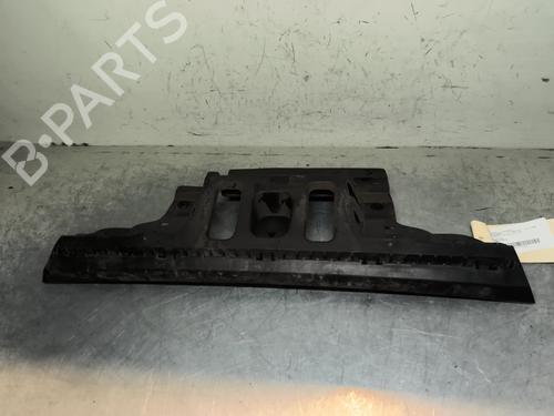 Kofangerbeslag bag CITROËN C3 III (SX) 1.2 THP 110 (SXHNPS, SXHNZT, SXHNZ6) (110 hp) 31331132