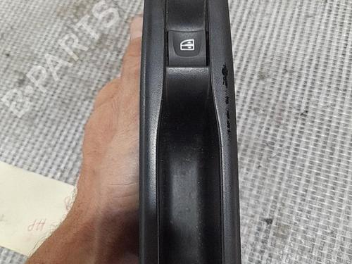 Used Right rear window switch RENAULT SCÉNIC III (JZ0/1_) 1.5 dCi (110 hp) 21710534