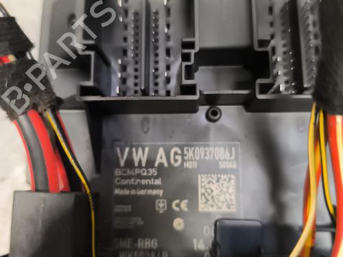 Fuse box VW SCIROCCO III (137, 138) 2.0 TDI | BP32996943E1 - Image 2