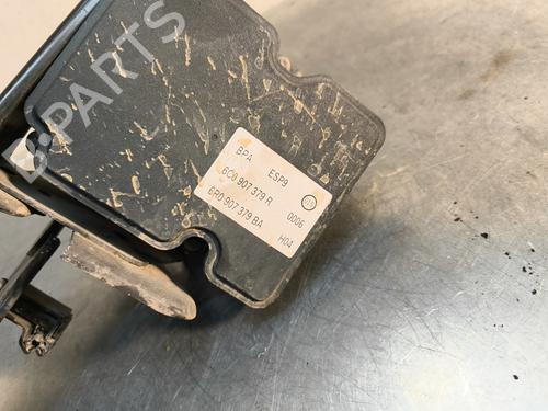 Used ABS pump VW POLO V (6R1, 6C1) 1.0 (75 hp) 30491542