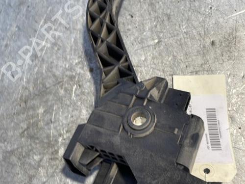 Used Pedal Pedal IVECO DAILY VI Van 33S16, 35S16, 35C16, 38S16, 40C16, 42S16, 50C16 (156 hp) 21704889 21704889