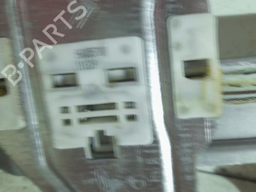 Used Front right window mechanism Front right window mechanism PEUGEOT PARTNER Tepee 1.6 HDi / BlueHDi 75 (75 hp) 22652770 22652770