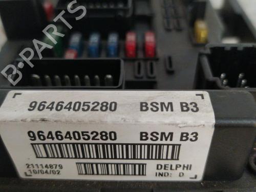 Used Fuse box Fuse box OPEL ASTRA H (A04) 1.7 CDTI (L48) (100 hp) 22033008 22033008