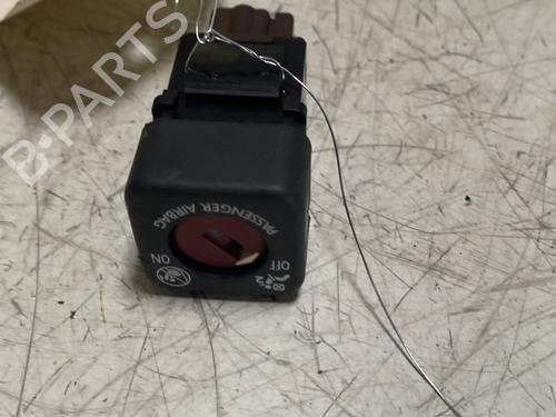 Used Switch Switch PEUGEOT 208 I (CA_, CC_) 1.6 HDi / BlueHDi 75 (75 hp) 24346428 24346428