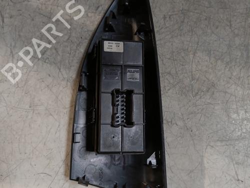 Used Right front window switch Right front window switch NISSAN JUKE (F15) 1.6 (117 hp) 26396714 26396714