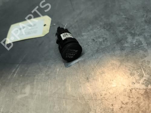 switch-ford-fiesta-vii-hj-hf-2017-36021855 main image