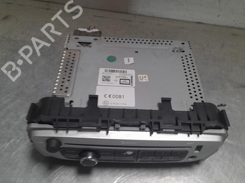 Radio RENAULT TWINGO II (CN0_) 1.2 16V (CN04, CN0B) | BP28165209E6 