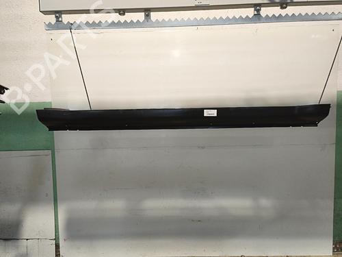 Used Right sideskirt Right sideskirt 38568335 38568335