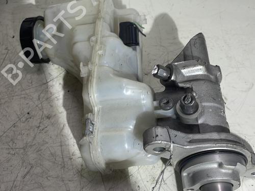 brake-master-cylinder-renault-megane-iv-hatchback-b9amn_-2015-24346692 main image