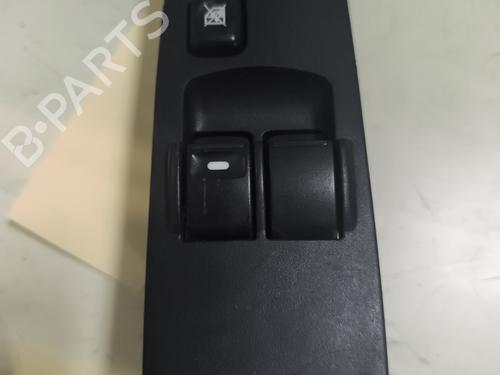 Used Left front window switch Left front window switch MITSUBISHI COLT VI (Z3_A, Z2_A) 1.5 DI-D (Z39A) (95 hp) 33278143 33278143