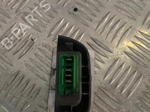 Used Left front window switch Left front window switch PEUGEOT 107 (PM_, PN_) 1.4 HDi (54 hp) 21699131 21699131
