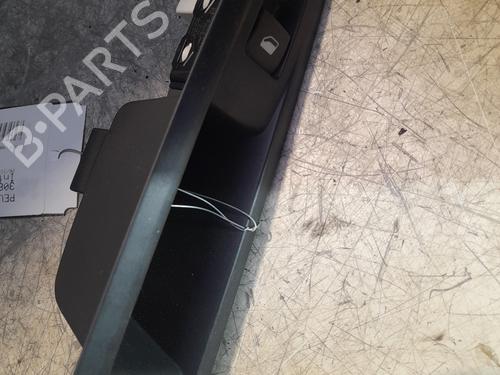 Used Right rear window switch Right rear window switch PEUGEOT 308 II (LB_, LP_, LW_, LH_, L3_) 1.6 HDi (92 hp) 22536499 22536499