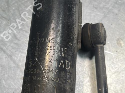 Used Right front shock absorber Right front shock absorber CHRYSLER 300C (LX, LE) 3.0 CRD (218 hp) 33051319 33051319