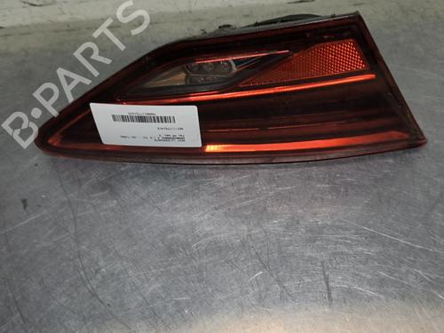 Feu de coffre gauche SEAT LEON (5F1) 1.6 TDI (115 hp) 32994022