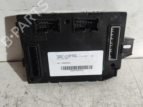 Used Fuse box RENAULT TRAFIC III Van (FG_) 1.6 dCi 125 (FGMH) (125 hp) 26173482