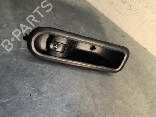 Used Right front window switch RENAULT CLIO III (BR0/1, CR0/1) 1.2 16V Hi-Flex (BR1U, CR1U) (75 hp) 30154588